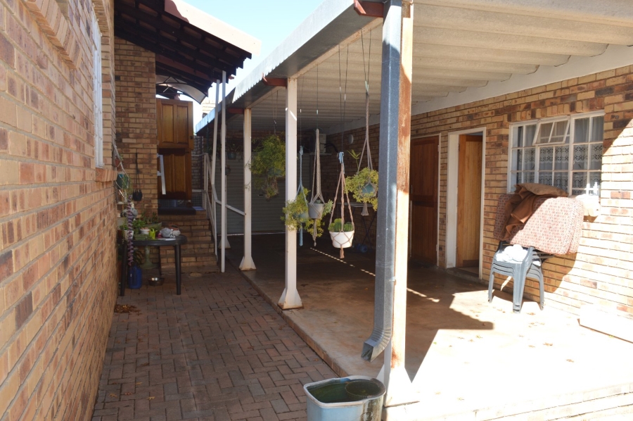 3 Bedroom Property for Sale in Wilkoppies North West